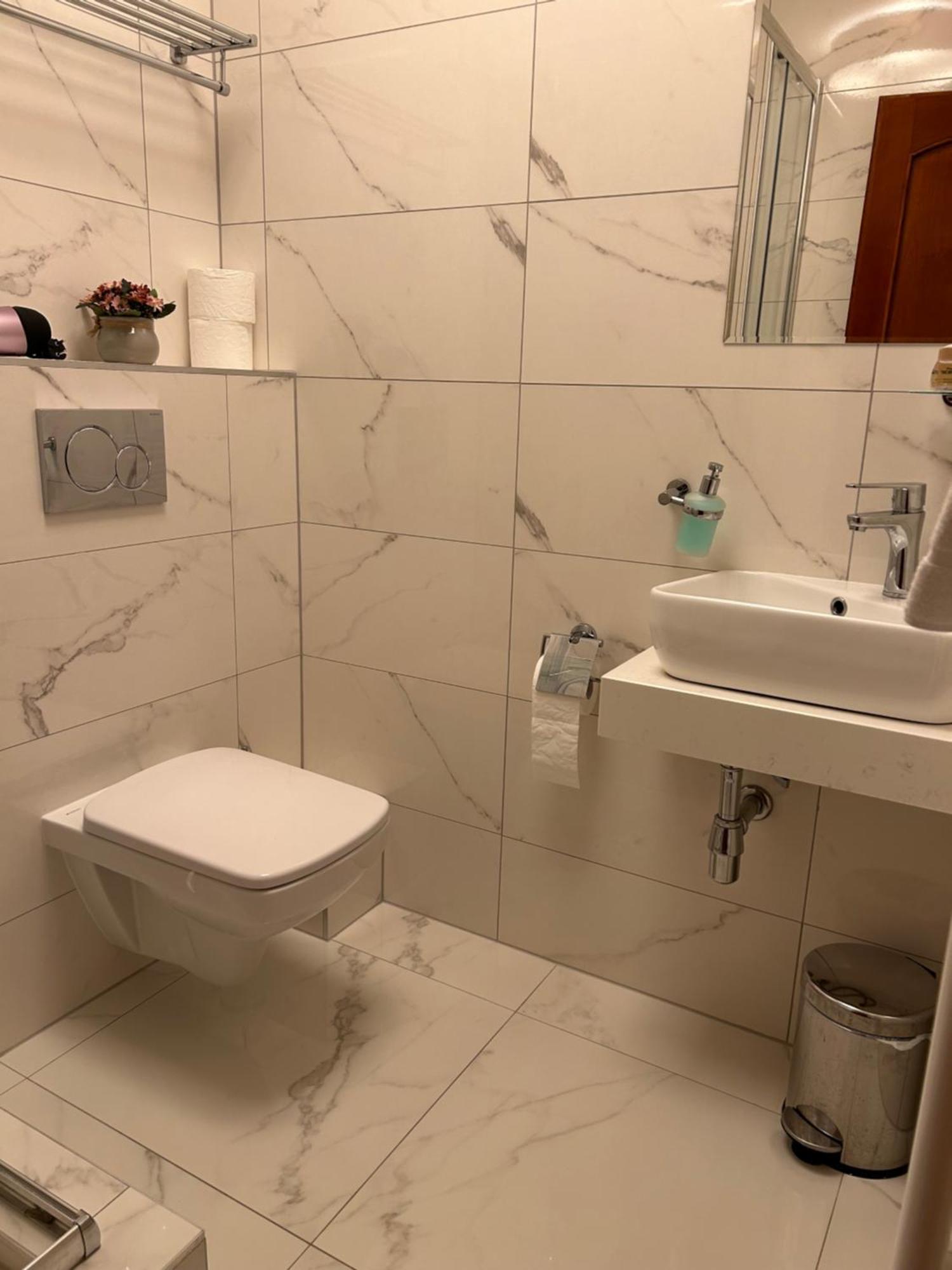 Hotel Evan U Hoffera Topoľčany エクステリア 写真