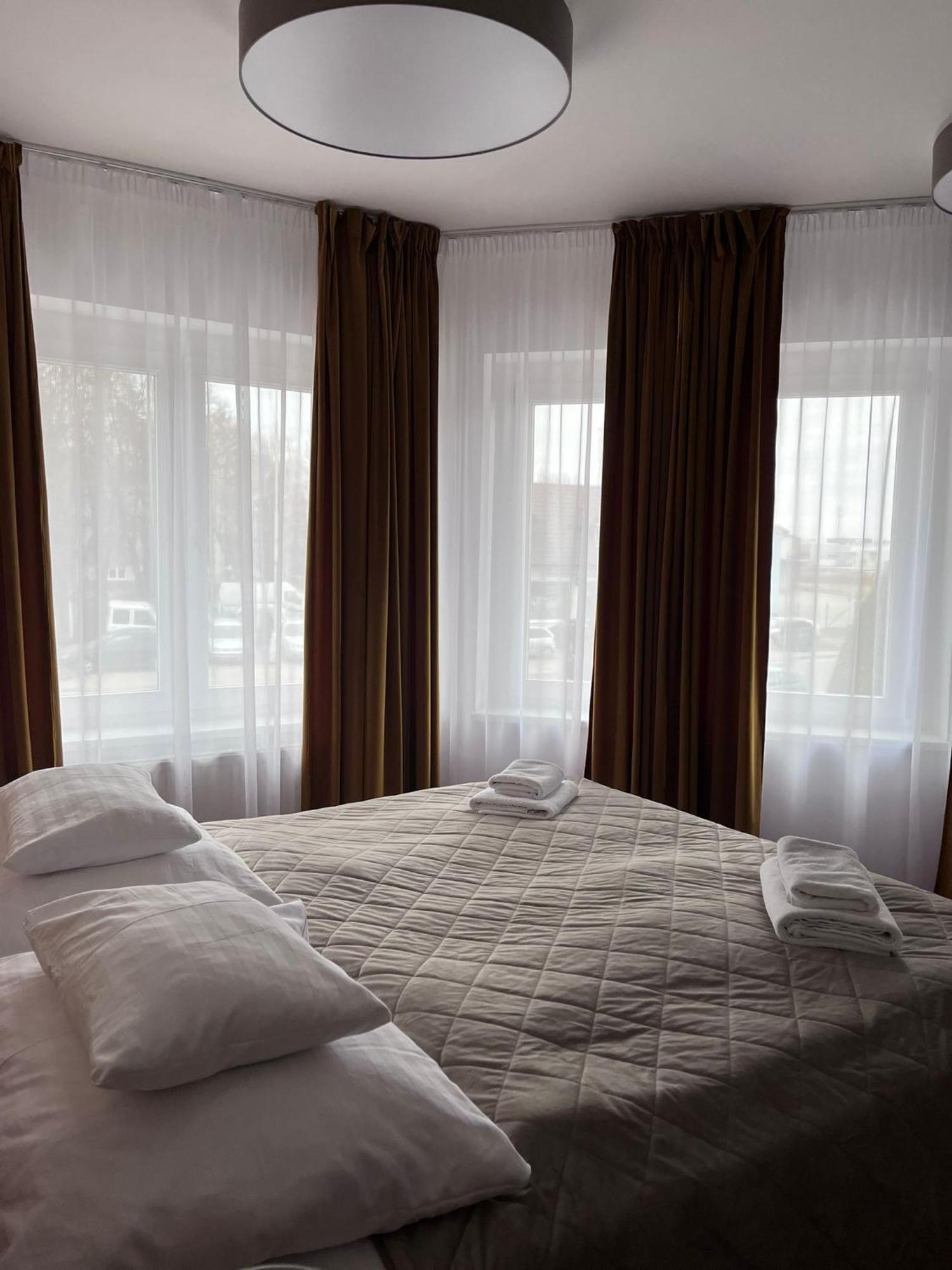 Hotel Evan U Hoffera Topoľčany エクステリア 写真